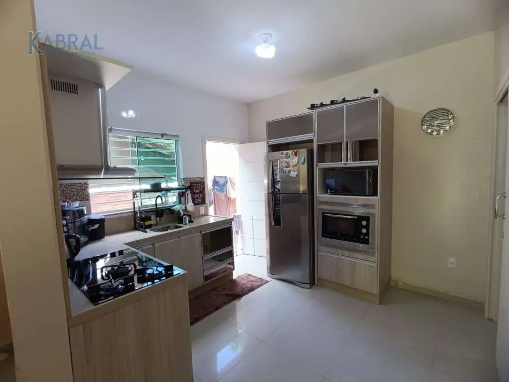 Furnished 2-bedroom house with an en-suite and pool — photo 47