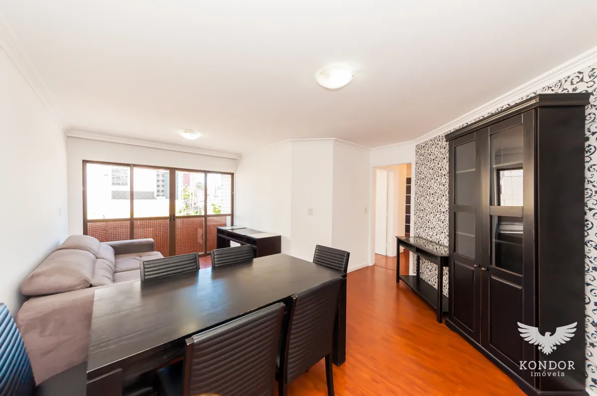 3-bedroom apartment with a balcony and 136 m² — photo 3