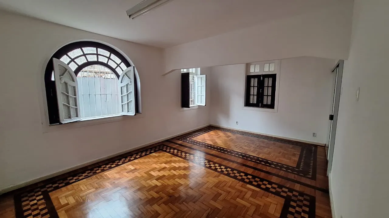 Commercial house with 3 bedrooms and 250 m²