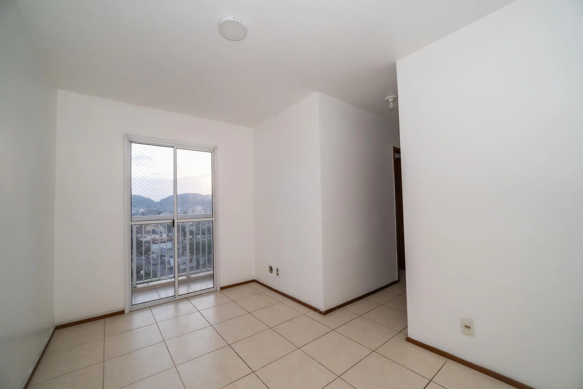 Mountain view in a 2-bedroom apartment, 48 m² — photo 3