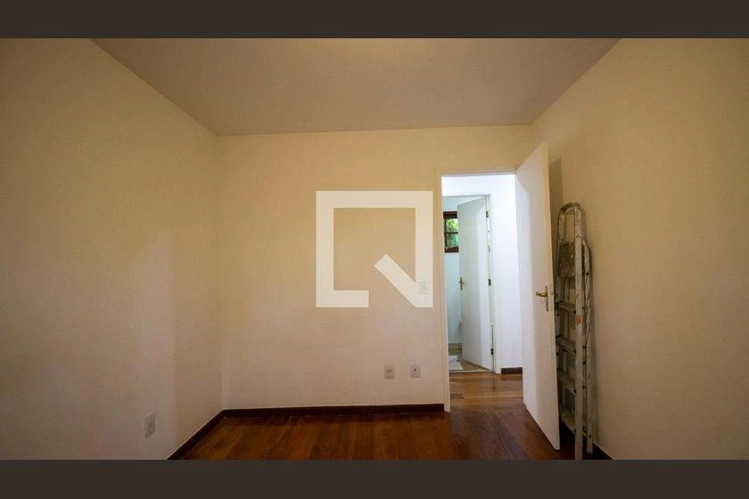 Casa com 4 quartos e churrasqueira na varanda — photo 26