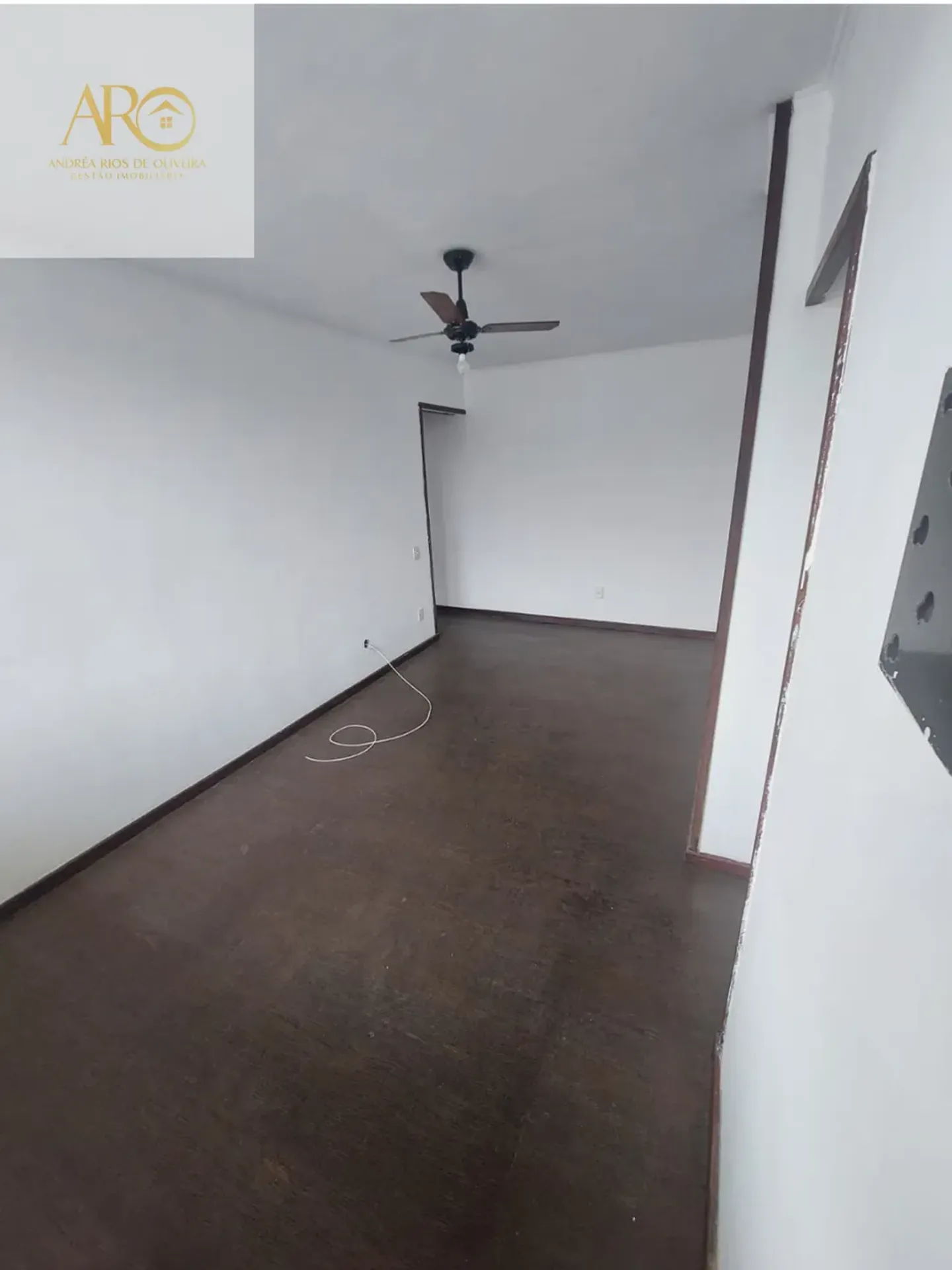 2-bedroom apartment in a building with a gym — photo 7