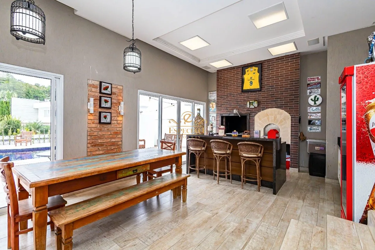 Furnished house with 3 en-suite bedrooms and 631 m² — photo 41