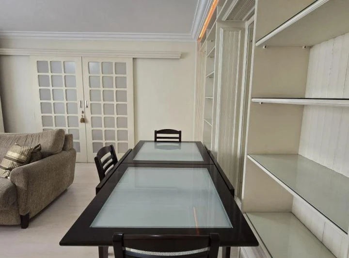 Apartamento amueblado de 2 habitaciones con cocina cerrada — photo 5