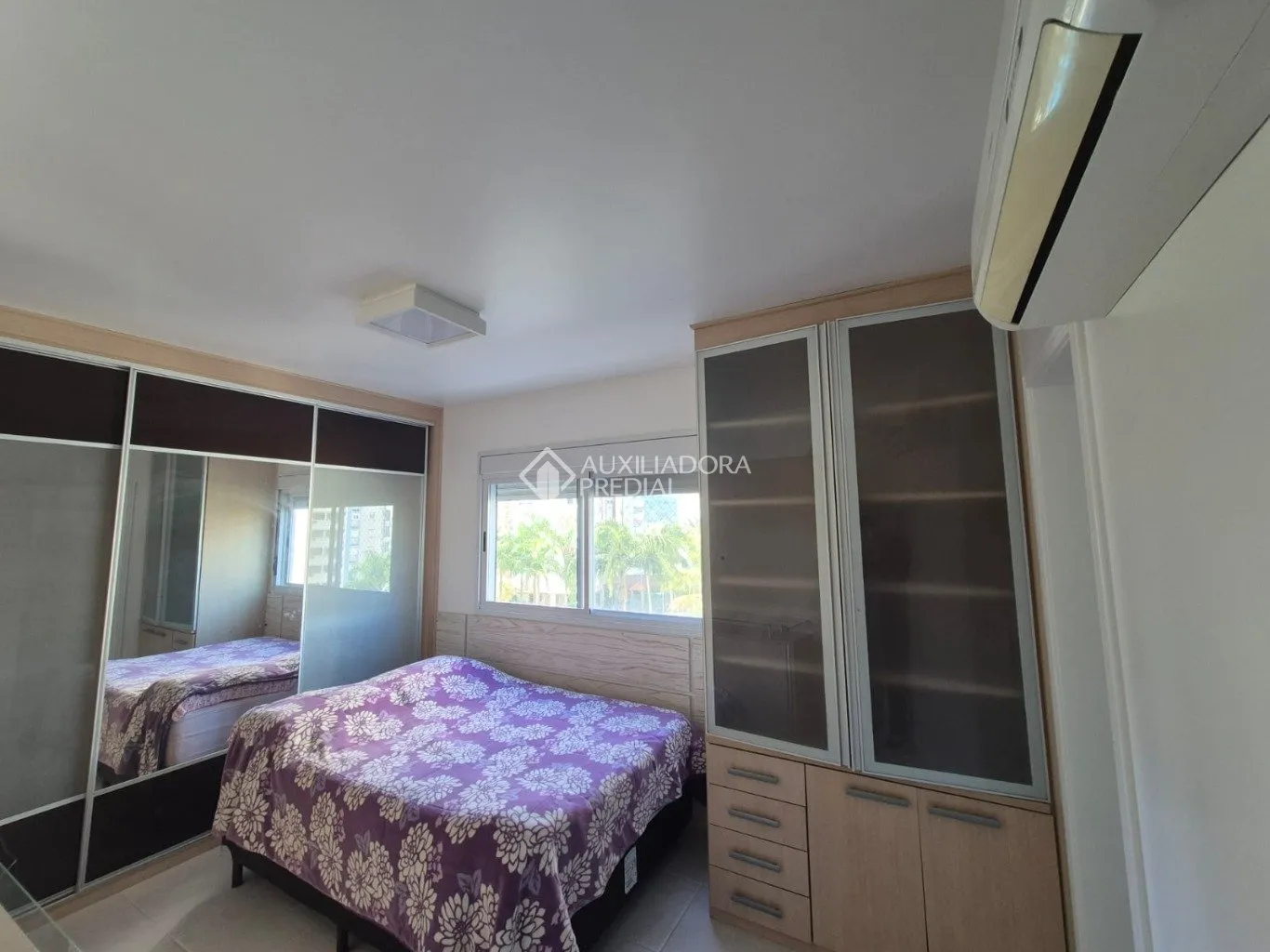 Furnished apartment with 3 bedrooms and 137 m² — photo 5