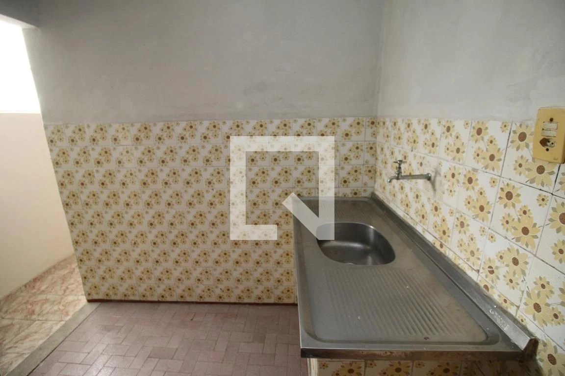 Квартира без мебели с 2 спальнями и отдельной кухней — photo 4