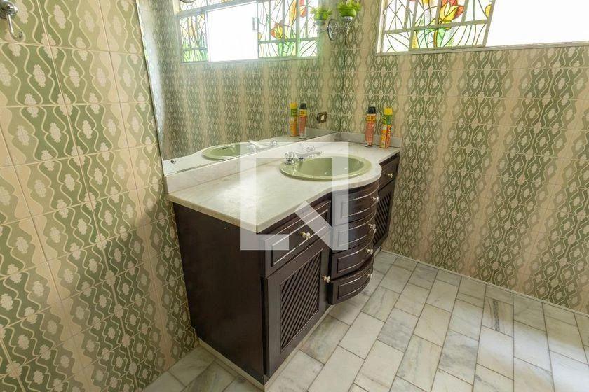 Apartamento com 4 quartos, cozinha com fogão a gás e varanda — photo 33