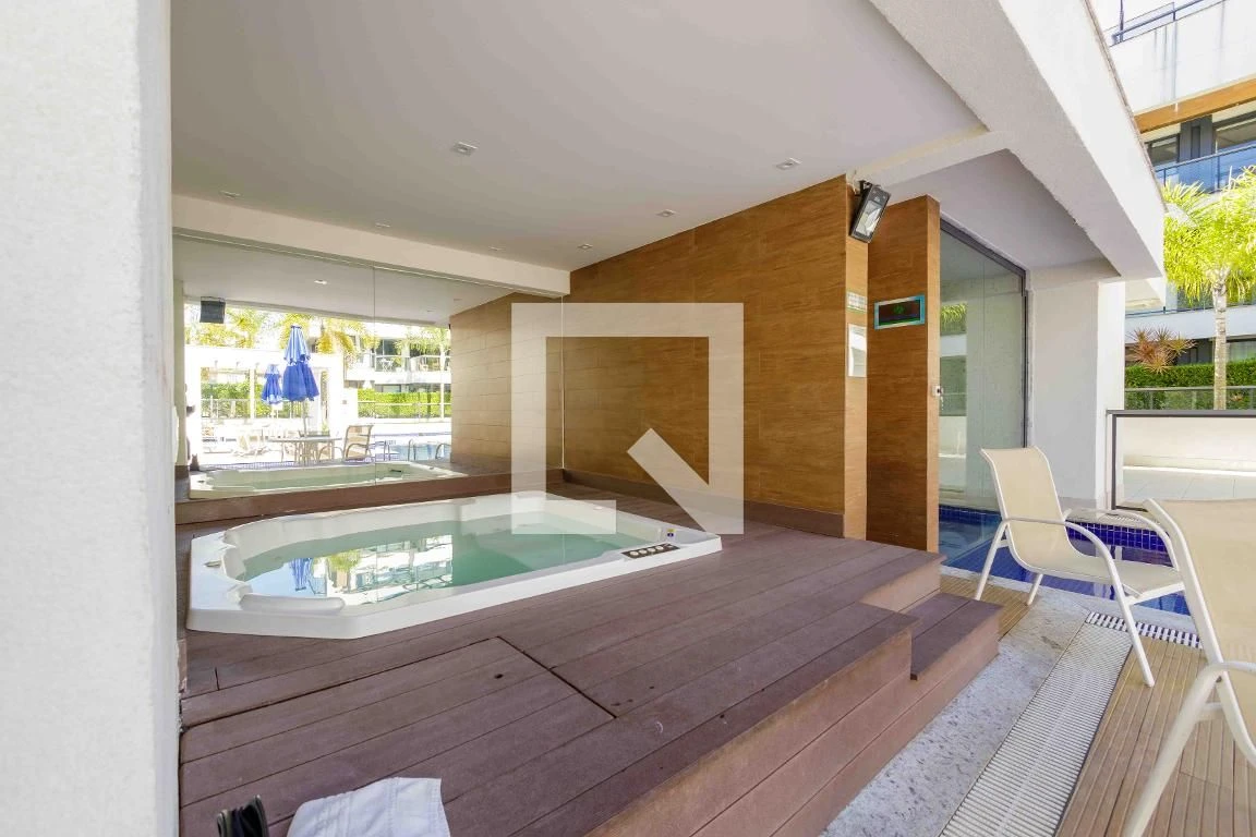 Apartamento mobiliado com 4 quartos e 4 banheiros — photo 45