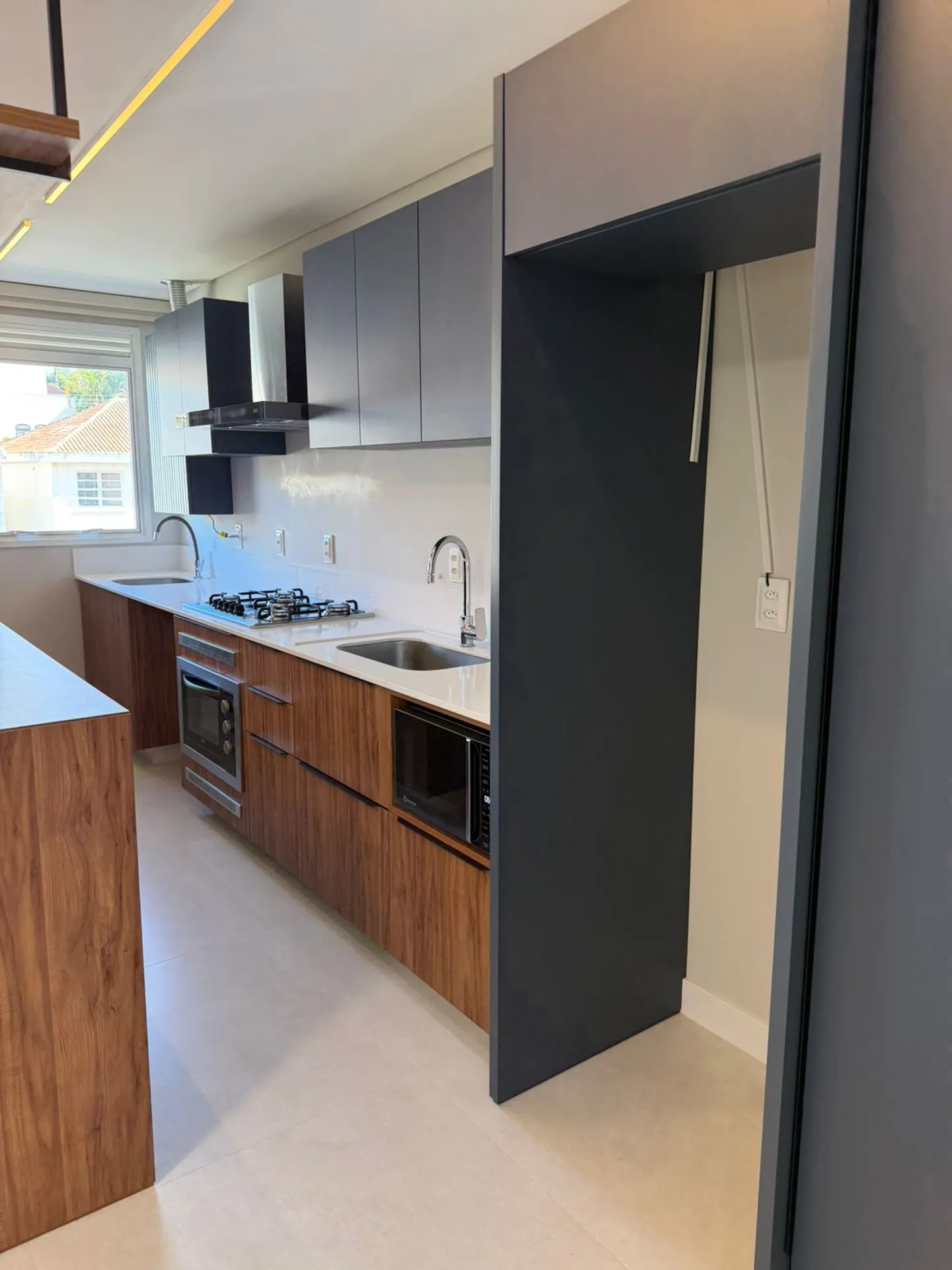 Мебльована квартира 79 м² з 2 спальнями та балконом — photo 3