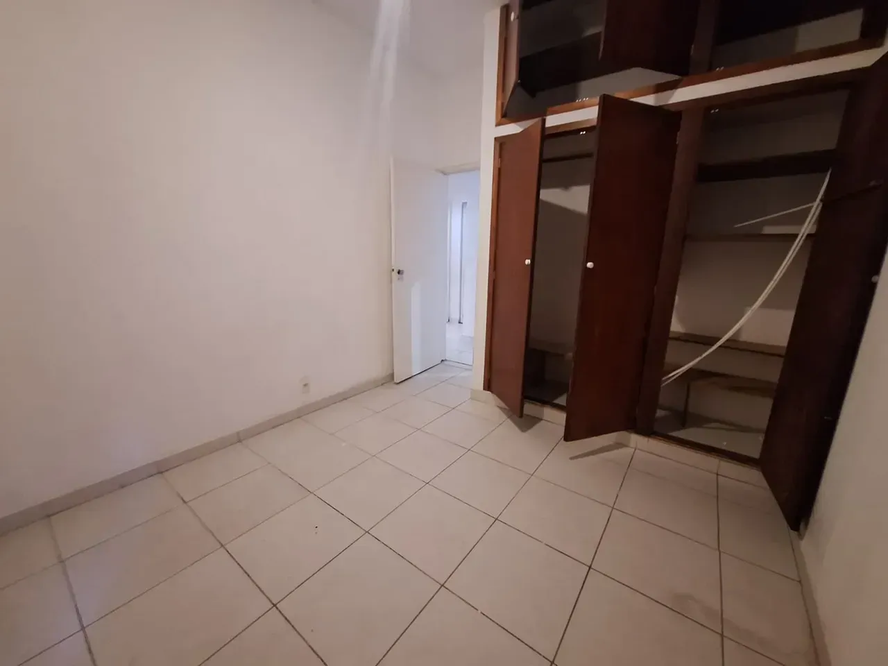 Apartment with 3 bedrooms and 3 bathrooms and separate kitchen — photo 13