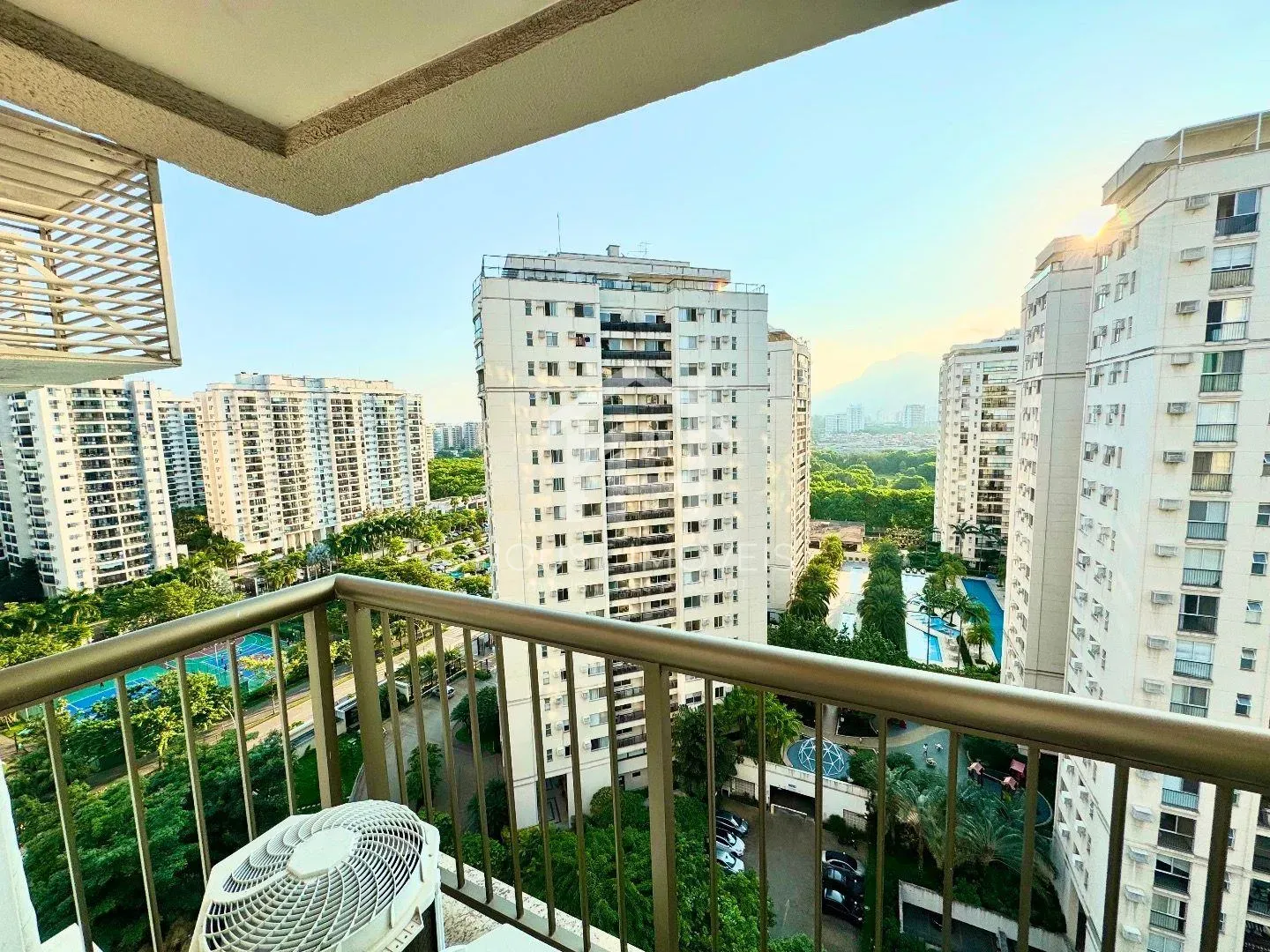 Apartamento com 2 quartos e suíte e varanda fechada — photo 21