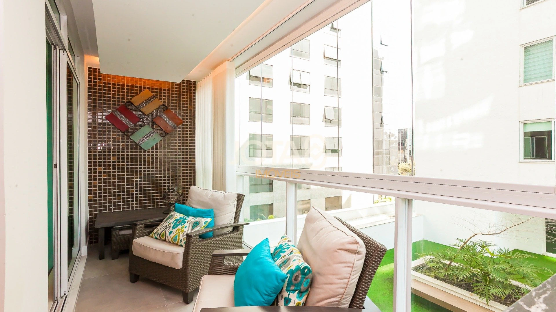 199 m² apartment with 2 bedrooms and a suite, 2 parking — photo 12
