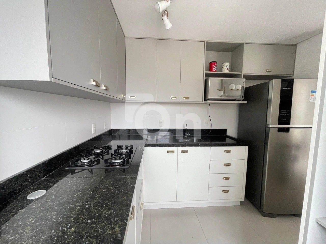 One-bedroom apartment with a mountain view in Florianópolis — photo 6