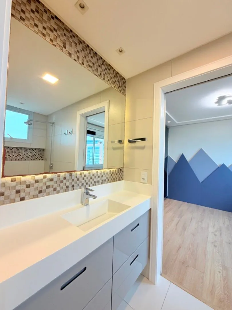 140 m² apartment with 3 bedrooms and a closed balcony — photo 14