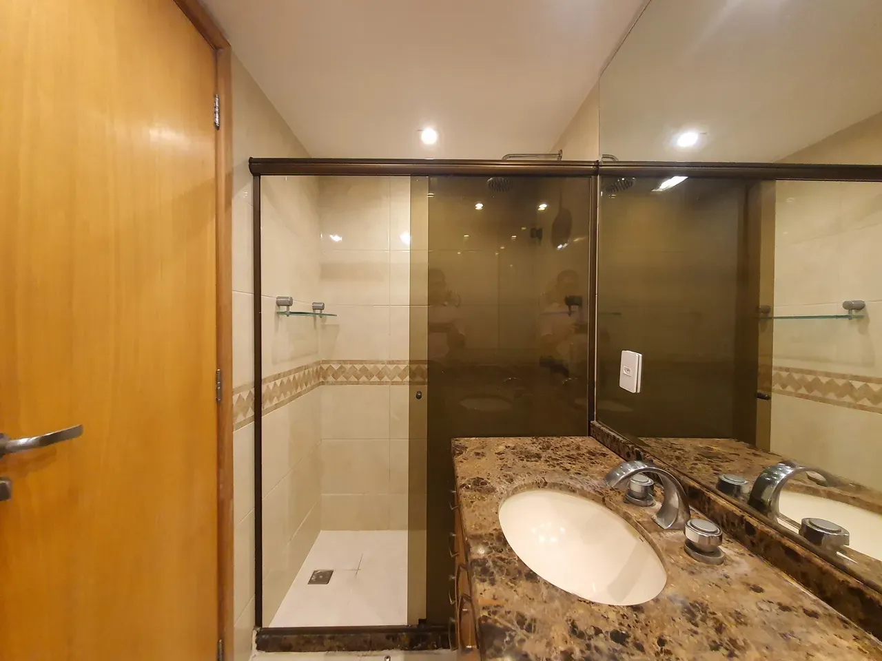 Park view in a 2-bedroom apartment, 90 m² — photo 40