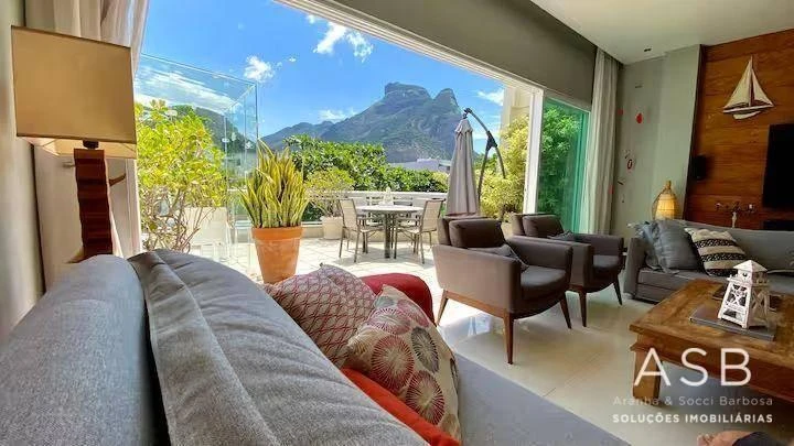 Furnished apartment, 145 m², with floor-to-ceiling windows