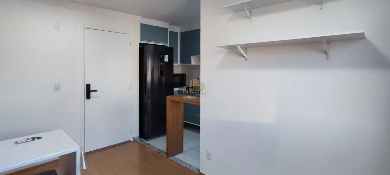 2-bedroom apartment with open-plan kitchen and gas stove — photo 8