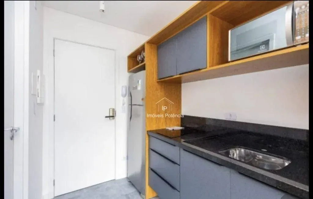 Furnished 1-bedroom apartment with 1 bathroom — photo 2