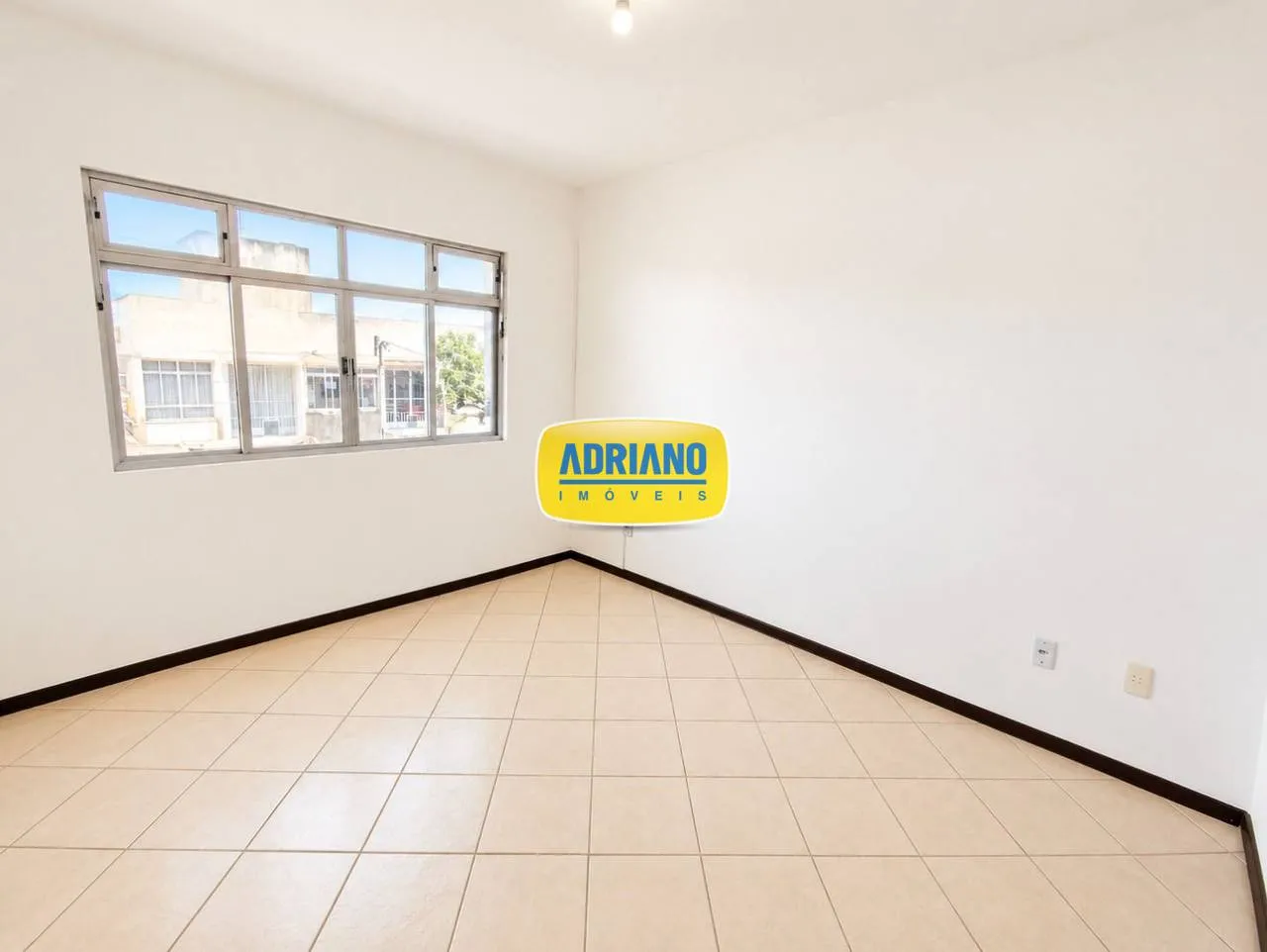 3-bedroom apartment, 1 with its own bathroom, 120 m² — photo 12