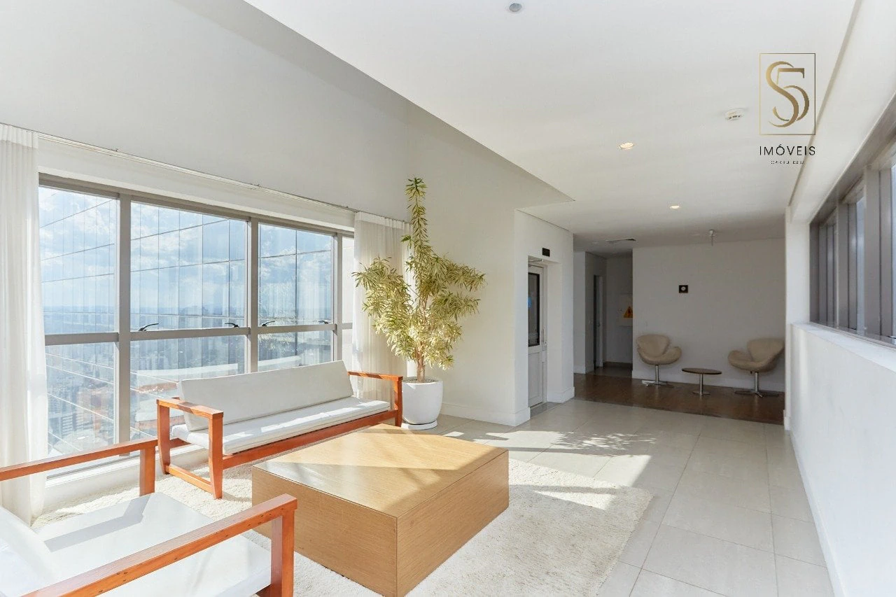 Floor-to-ceiling windows in a one-bedroom apartment, 140 m² — photo 5
