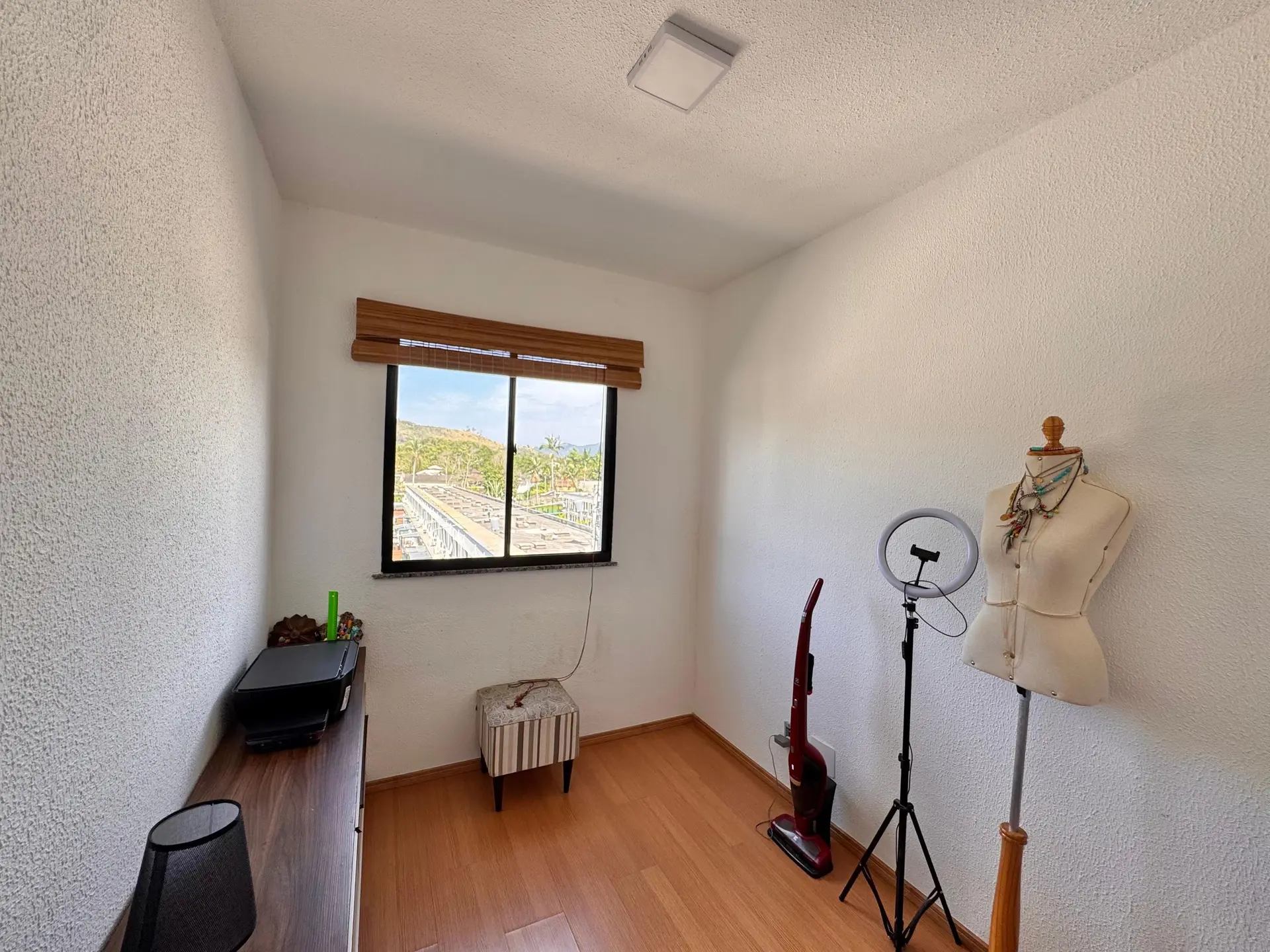 Furnished apartment with 2 bedrooms and mountain view — photo 33