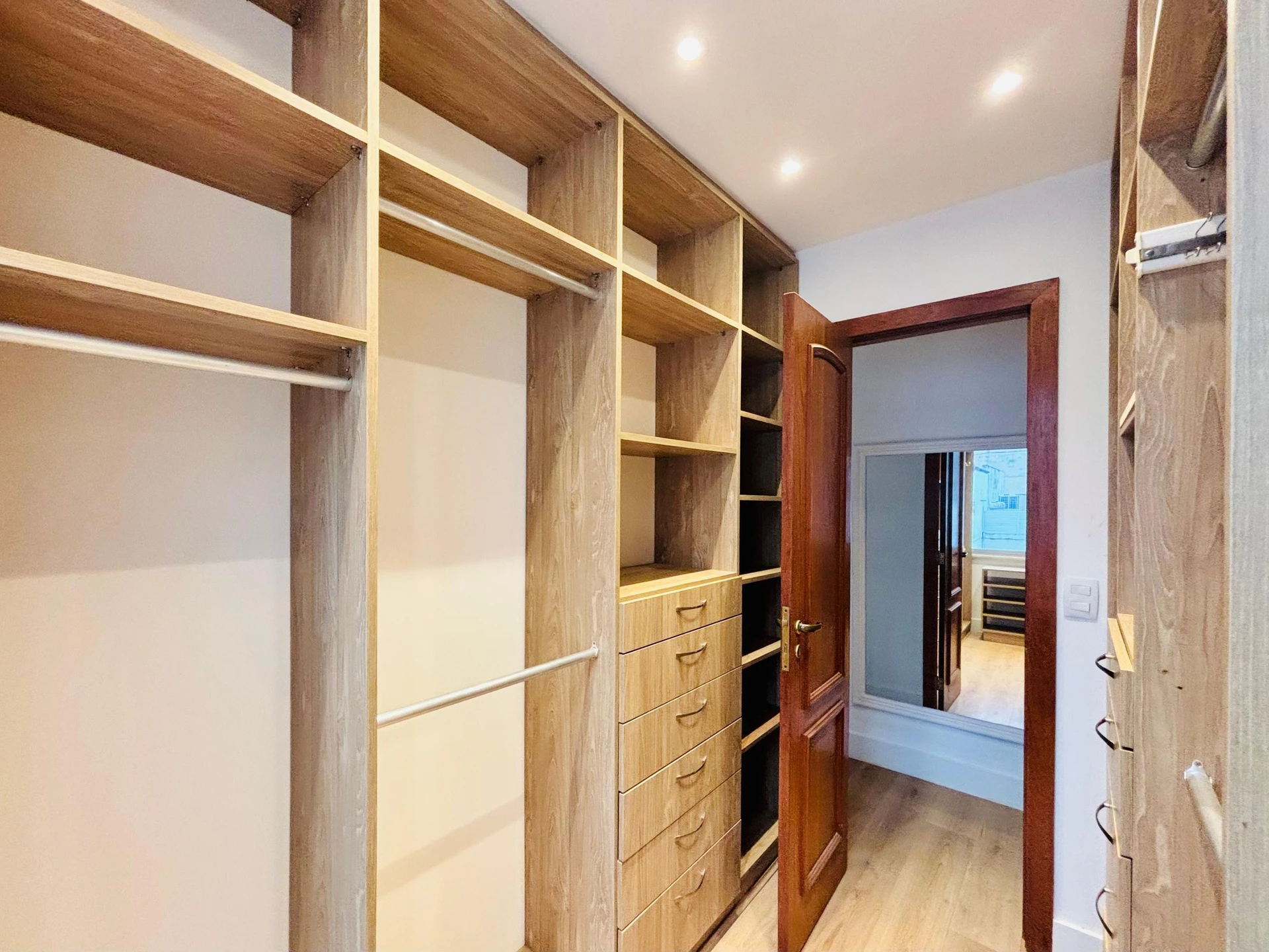 Mountain view in a 4-bedroom apartment, 220 m² — photo 29