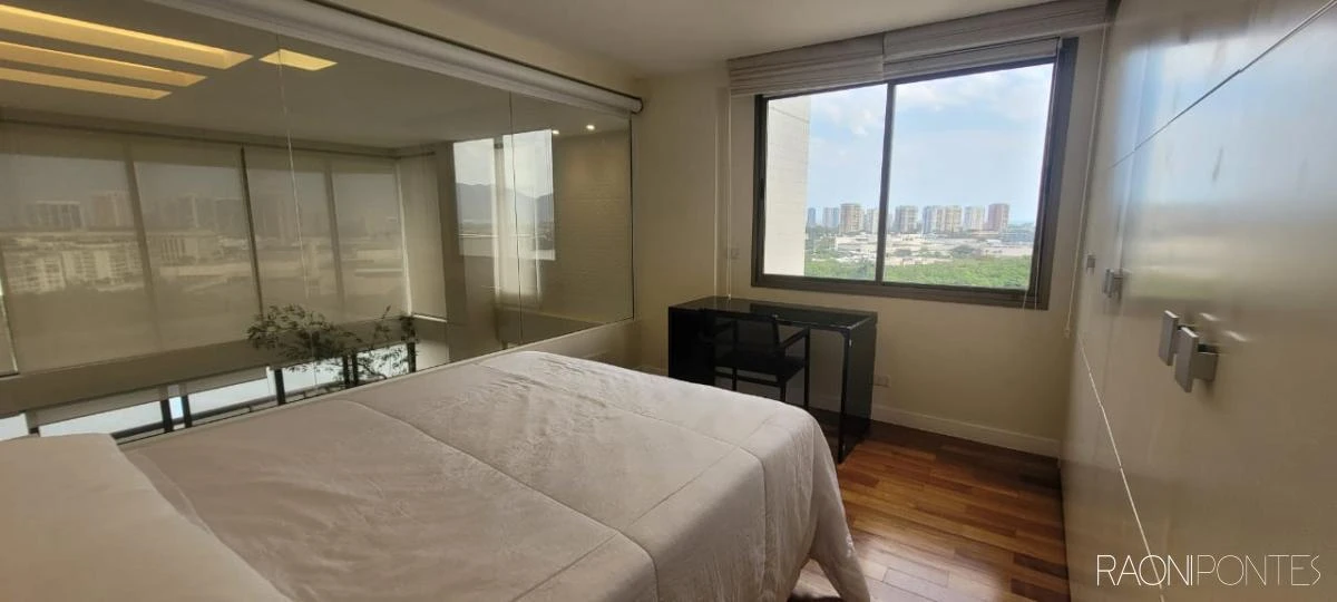 3-bedroom apartment with a water view in Rio de Janeiro — photo 12