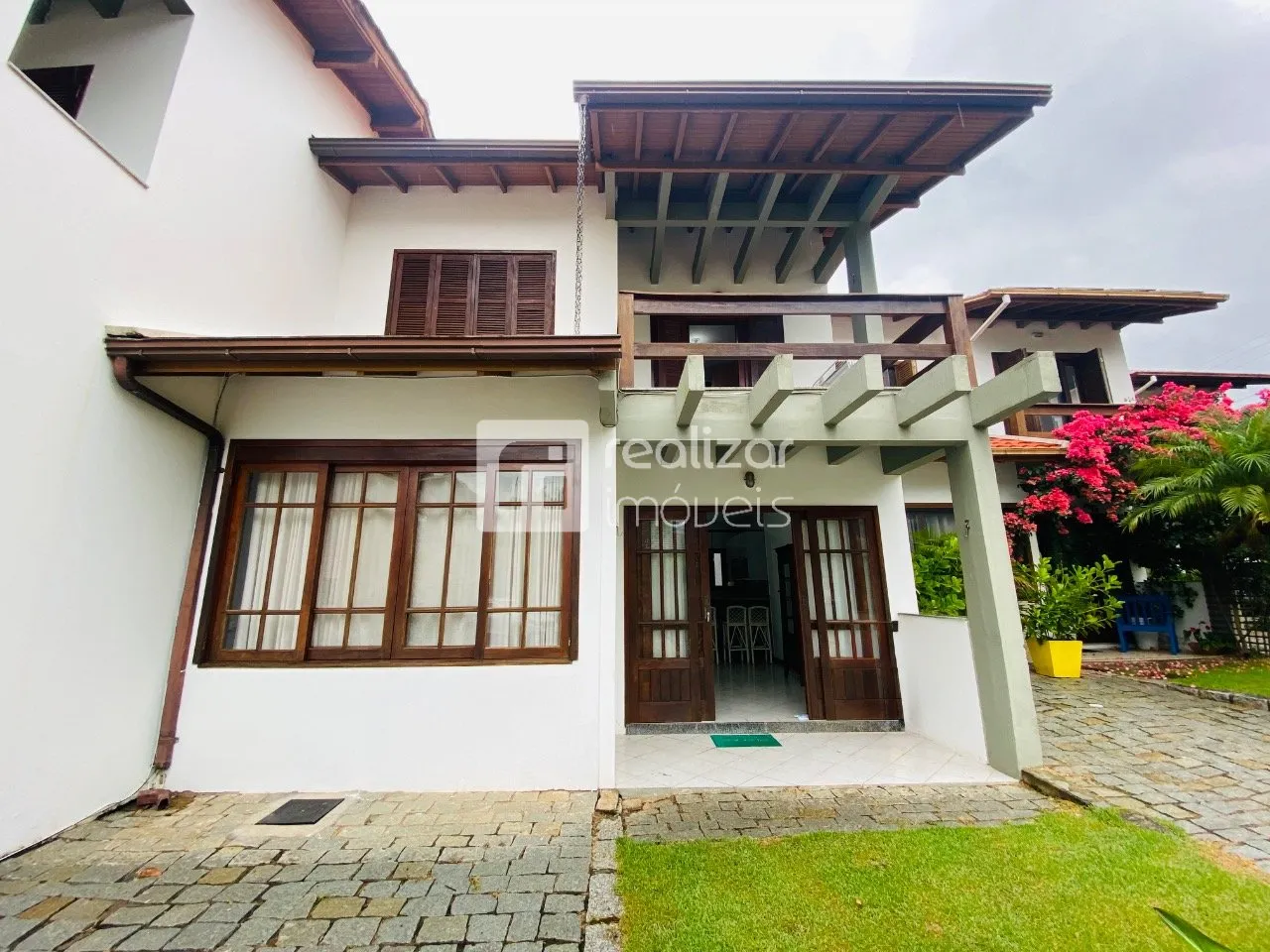 House with 2 bedrooms and a private BBQ area