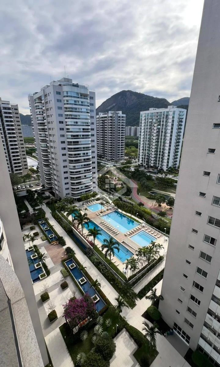 Furnished 2-bedroom apartment with glassed balcony — photo 6