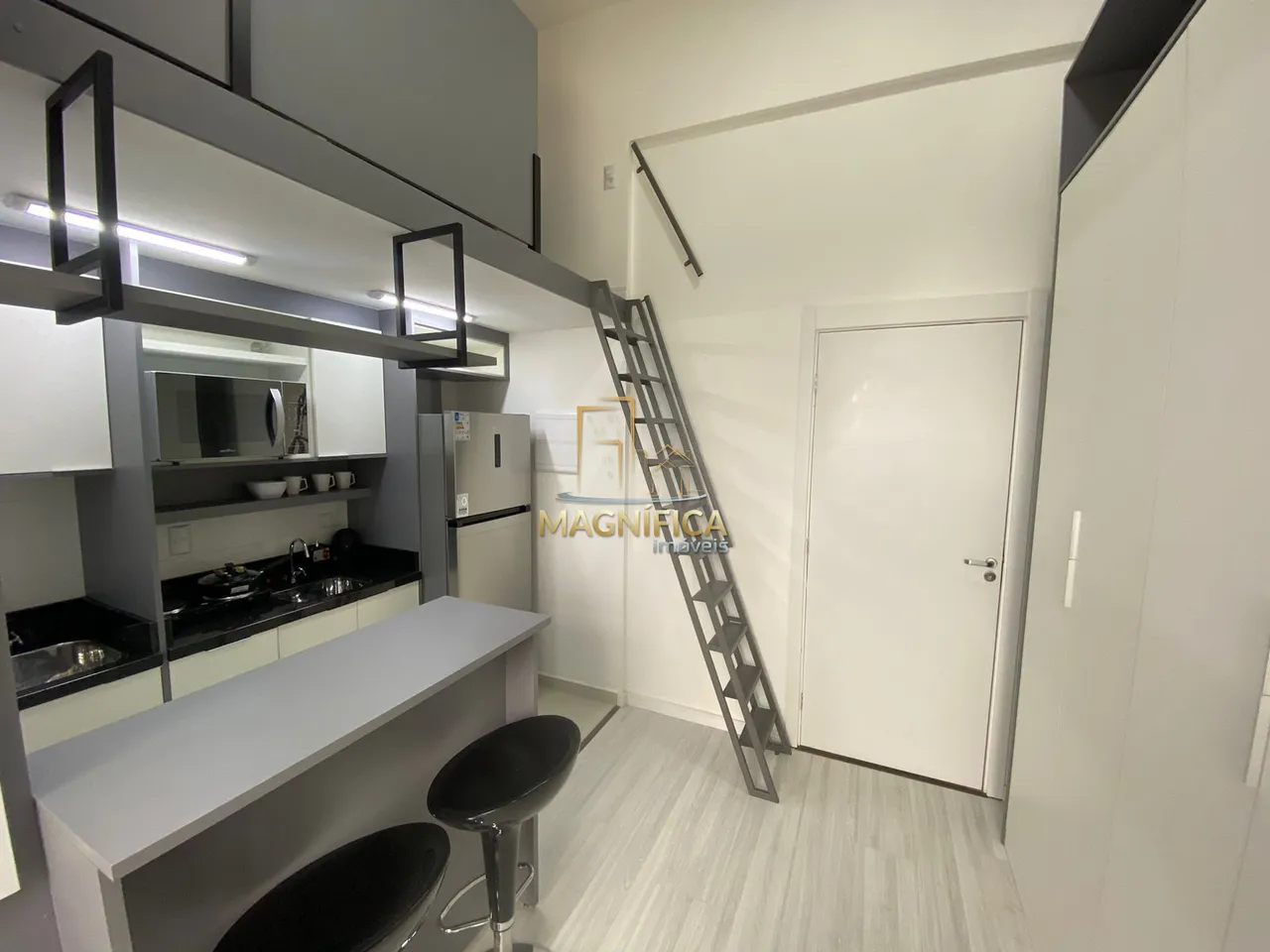 Estudio amueblado de 32 m² con plaza y balcón — photo 12