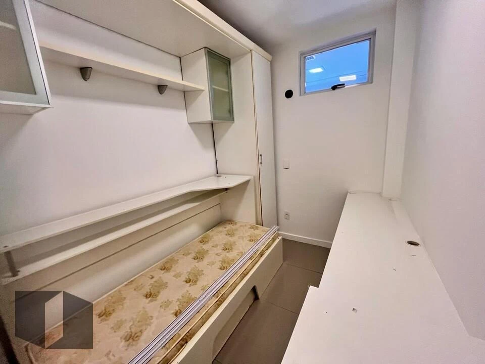 2-bedroom apartment with a home office — photo 2