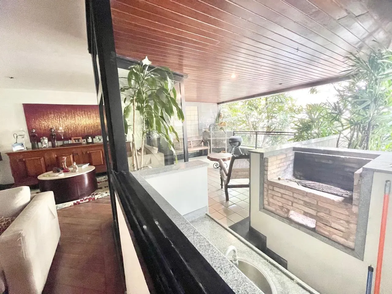 Apartment on the 1st floor with a grill on the balcony — photo 11