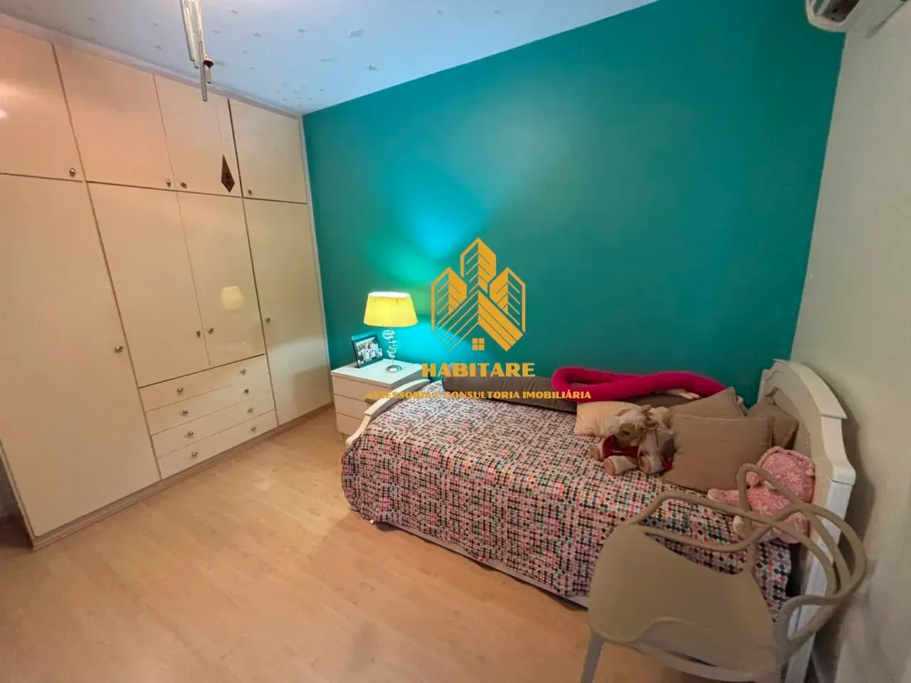 Furnished 3-bedroom apartment with 275 m² on the 4th floor — photo 18