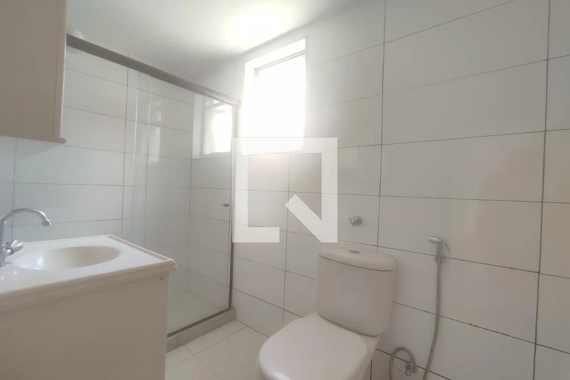 2-bedroom apartment with 1 bathroom and separate kitchen — photo 4