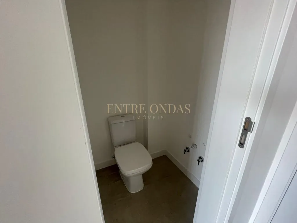 2-bedroom apartment in a building with a gym — photo 22