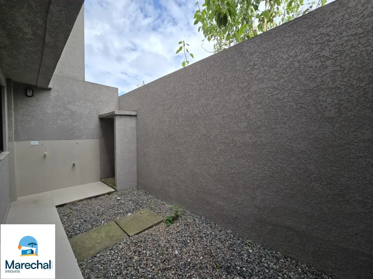 Condo house with a private BBQ area — photo 13