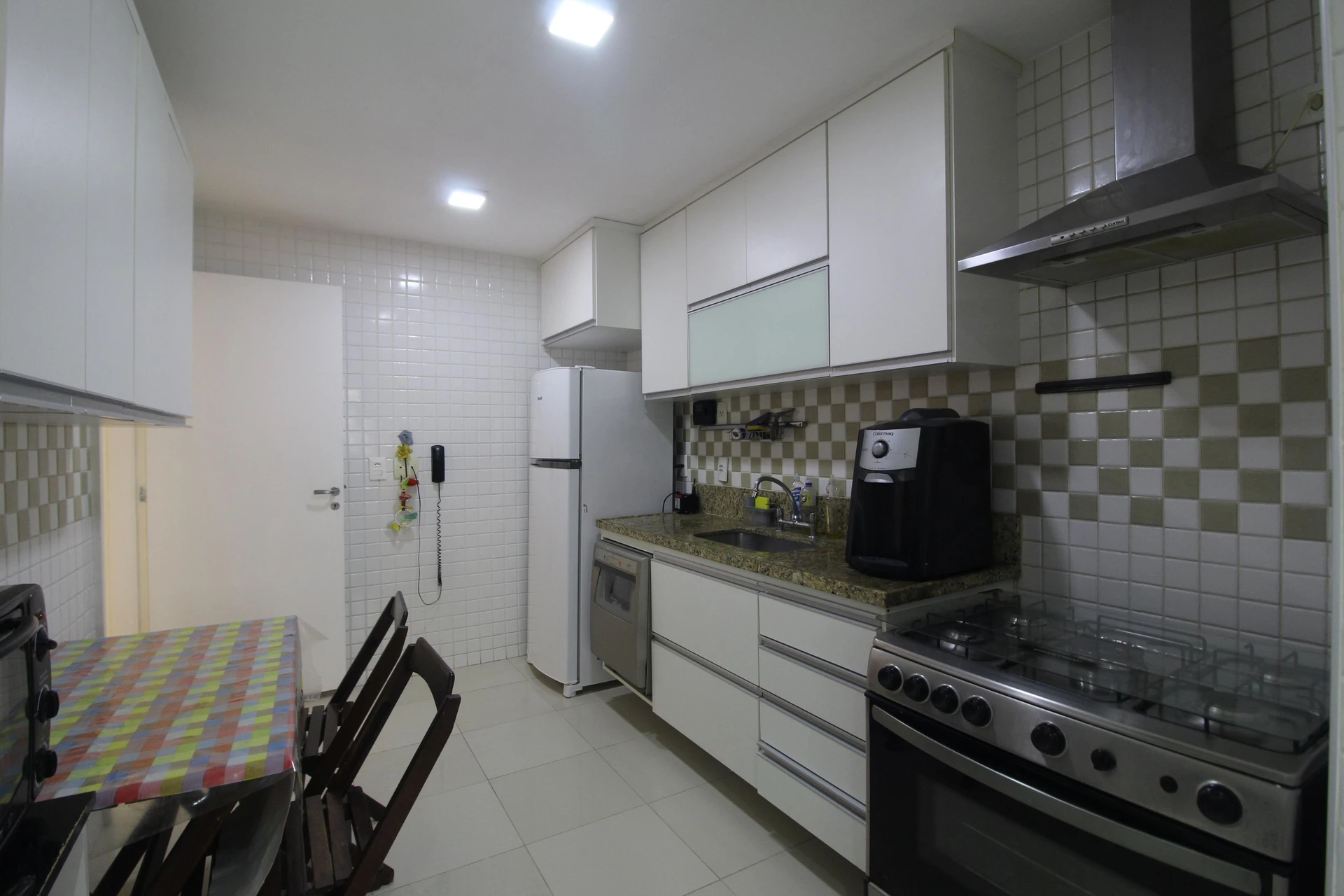 Furnished 3-bedroom apartment with 2 bathrooms — photo 3