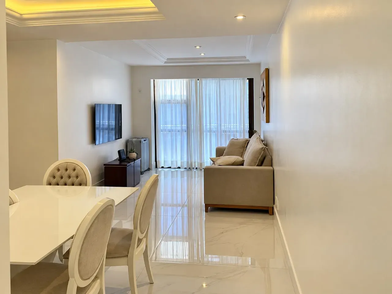 82 m² apartment with a mountain view and a home office — photo 7