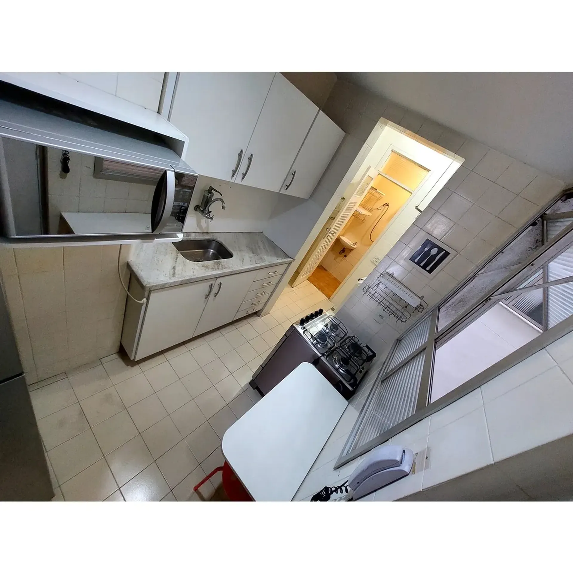 One-bedroom apartment with a washing machine — photo 17