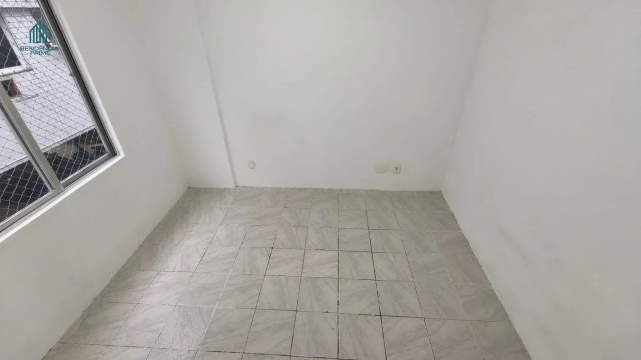 3-bedroom apartment with tile floors — photo 5