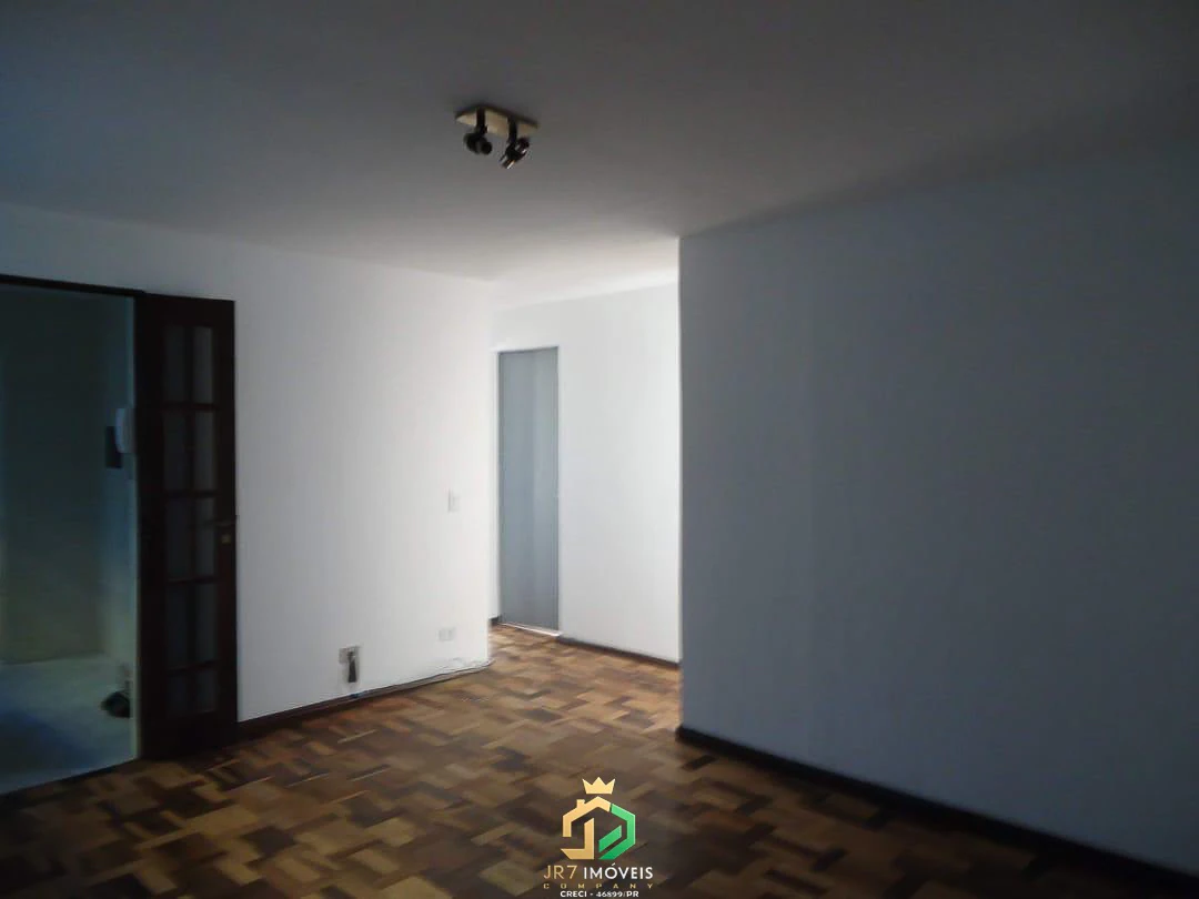 3-bedroom apartment with wood or laminate floors in Curitiba — photo 12