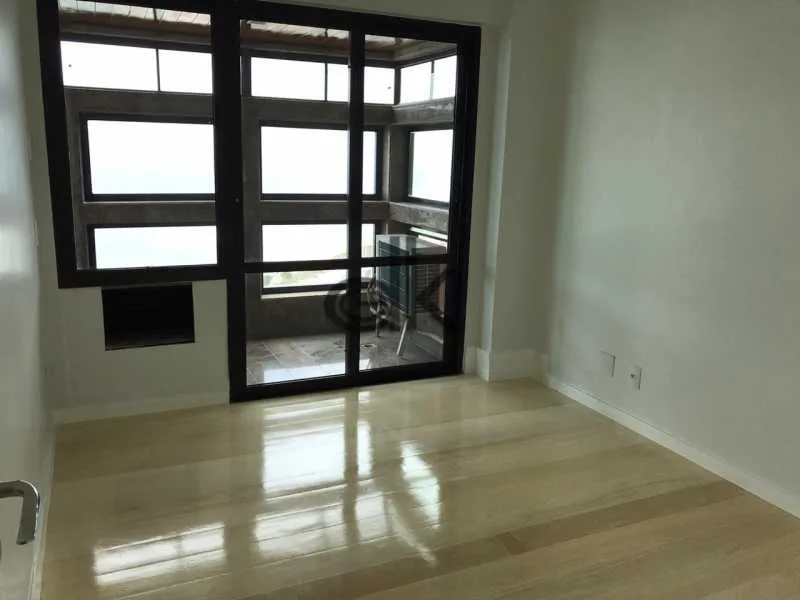 Apartamento mobiliado com cozinha fechada e 4 quartos — photo 8