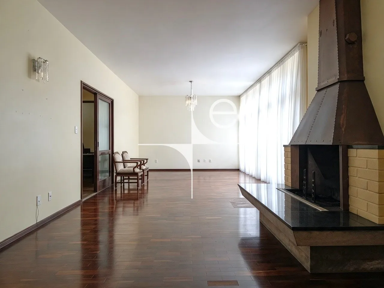 Casa, 200 m², com varanda gourmet