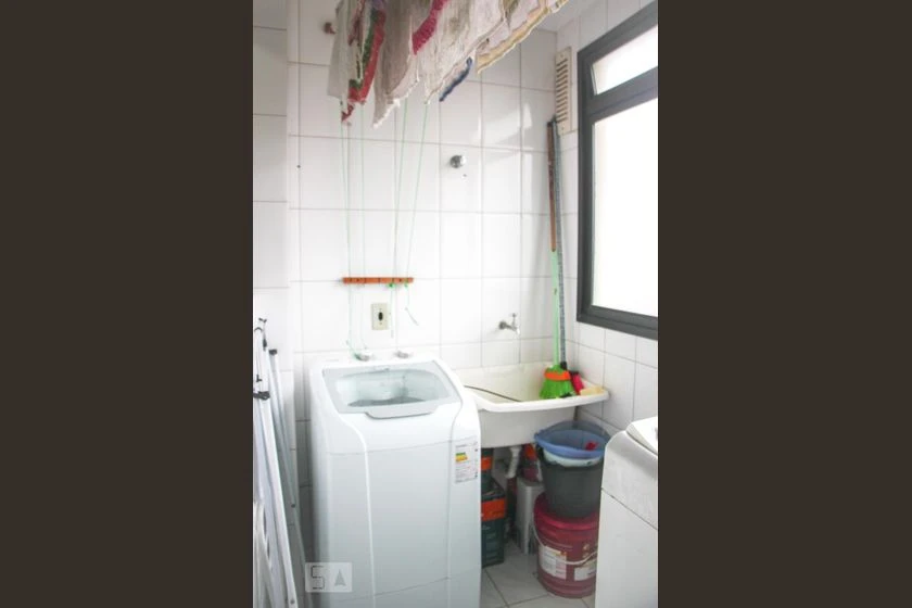 Furnished 3-bedroom apartment with 1 en-suite and balcony — photo 12