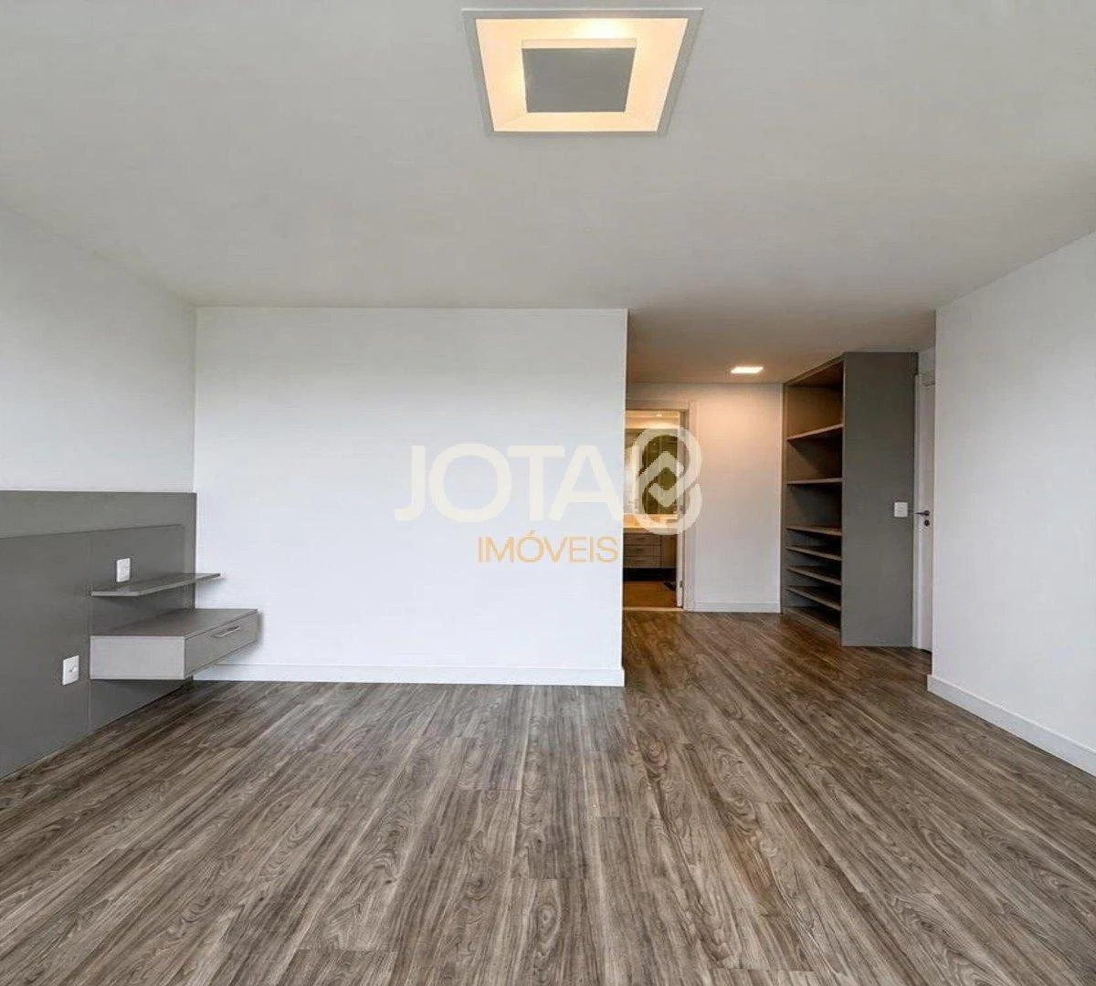 Bañera y 4 dormitorios: departamento de 323 m² — photo 9