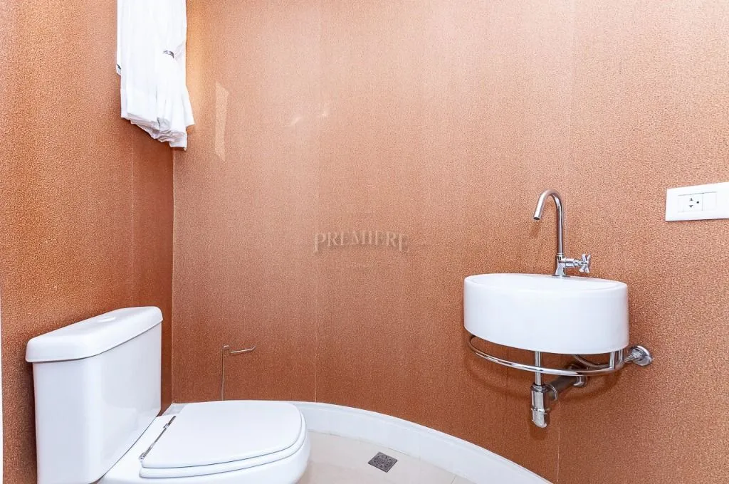 Furnished house with 4 bedrooms across 1167 m² and 8 spots — photo 106