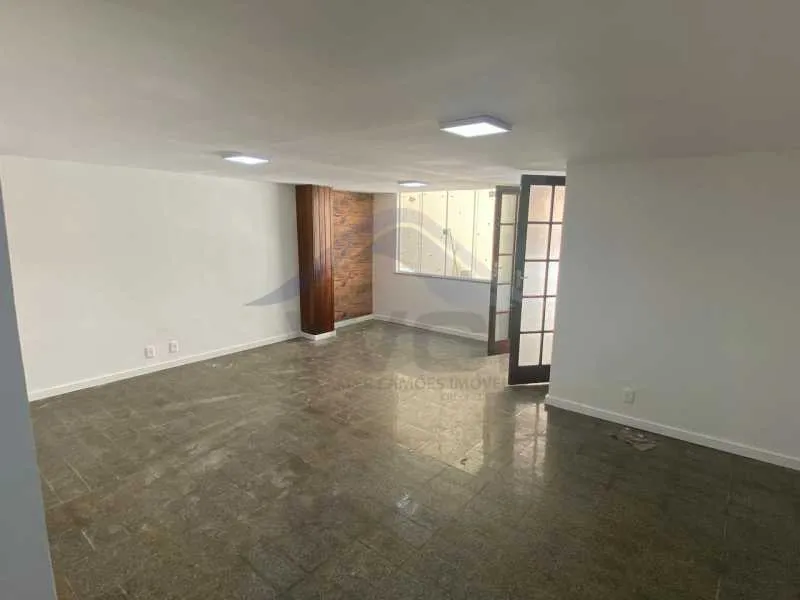 Triplex house 325 m² with private garden and 5 parking spots — photo 4