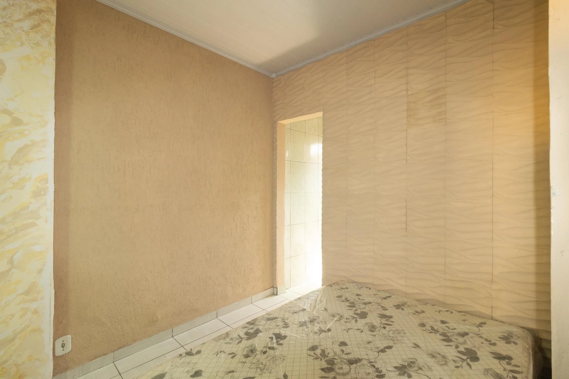 Unfurnished studio with 1 bedroom and 1 parking spot — photo 14