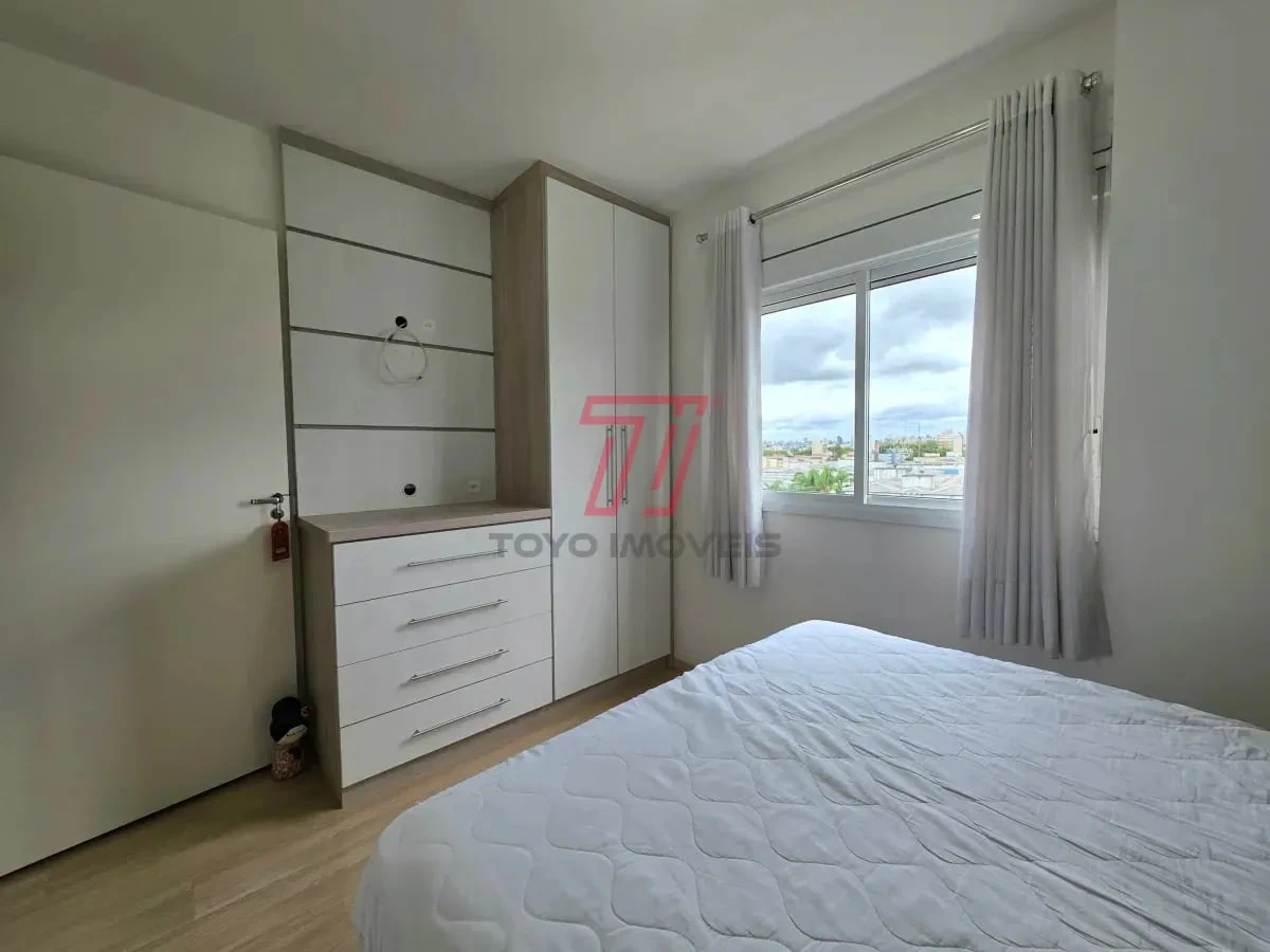 Wood or laminate floors in a one-bedroom apartment, 34 m² — photo 9