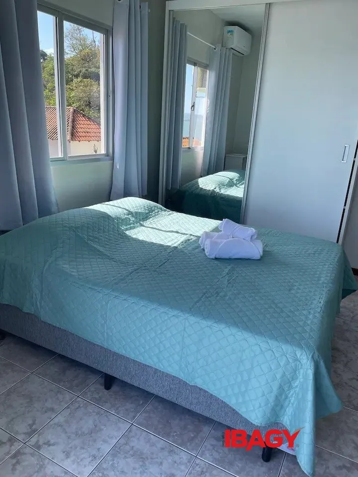 3-bedroom house with a water view in Florianópolis — photo 24
